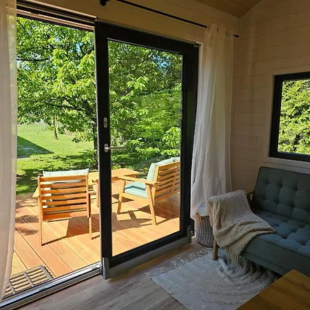 Modernes Tinyhouse Mit Klimaanlage In Privater Atmosphaere