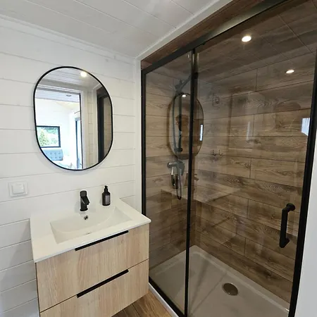 Modernes Tinyhouse Mit Klimaanlage In Privater Atmosphaere 샬레